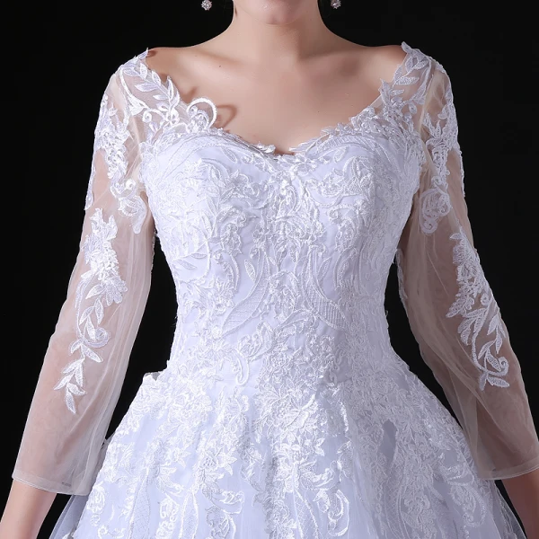 Chic / Belle Blanche Robe De Mariée 2018 Princesse En Dentelle Fleur V-Cou Manches Longues Chapel Train Mariage