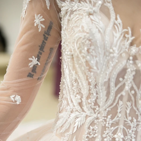 Elegant Champagne Wedding Dresses 2018 Ball Gown Lace Appliques Beading Scoop Neck Backless 3/4 Sleeve Royal Train Wedding
