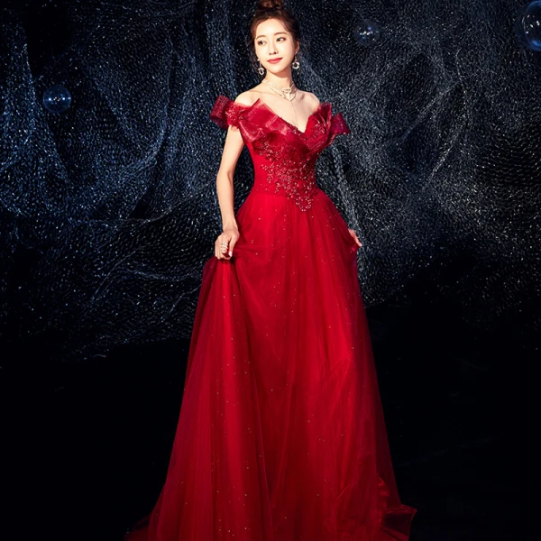 Charmant Bordeaux Robe De Soirée 2019 Princesse De l'épaule Perlage Paillettes Cristal Appliques En Dentelle Fleur Manches Courtes Dos Nu Longue Robe De Ceremonie