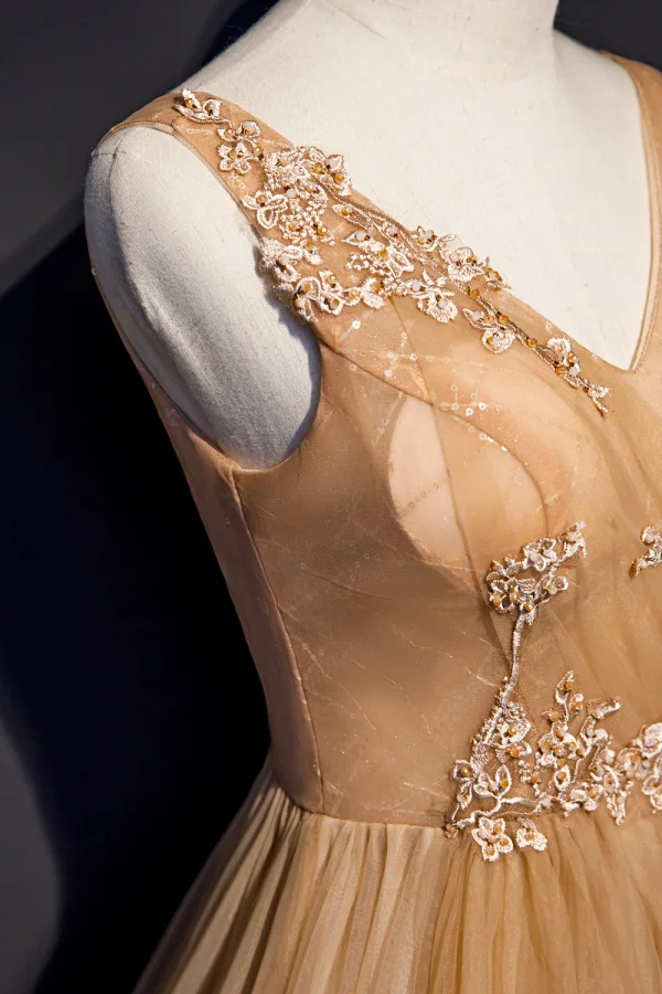 Chic / Beautiful Gold Evening Dresses 2019 A-Line / Princess V-Neck Beading Pearl Crystal Sequins Lace Flower Sleeveless Backless Floor-Length / Long Formal Dresses
