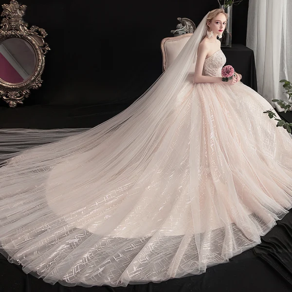 Charmant Champagne Robe De Mariée 2019 Princesse Bustier Perlage Paillettes En Dentelle Fleur Sans Manches Dos Nu Chapel Train