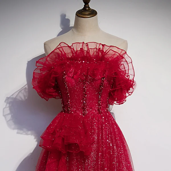 Charmant Burgunderrot Glanz Ballkleider 2021 A Linie Bandeau Perlenstickerei Strass Ärmellos Rückenfreies Sweep / Pinsel Zug Ball Festliche Kleider