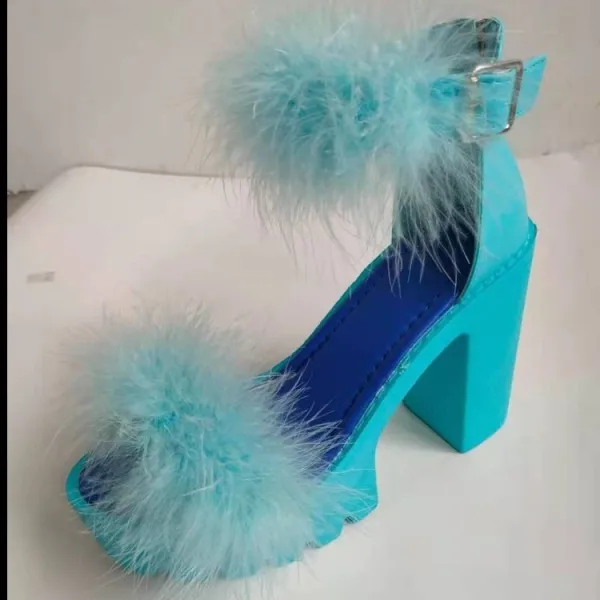 Unika Prisvärd Röd Casual Plysch Sandaler Dam 2021 Ankelband 11 cm Tjocka Klackar Peep Toe Sandaler Högklackade