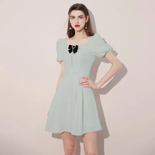 Fashion Sage Green Homecoming Short Graduation Dresses 2021 A-Line / Princess Square Neckline Rhinestone Bow Short Sleeve Formal Dresses