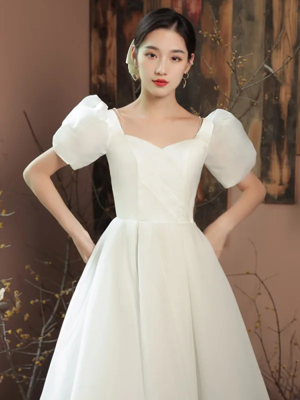 Vintage Ivory / Creme Satin Brautkleider / Hochzeitskleider 2021 A Linie Eckiger Ausschnitt Geschwollenes Kurze Ärmel Rückenfreies Wadenlang Hochzeit