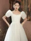Vintage Ivory / Creme Satin Brautkleider / Hochzeitskleider 2021 A Linie Eckiger Ausschnitt Geschwollenes Kurze Ärmel Rückenfreies Wadenlang Hochzeit