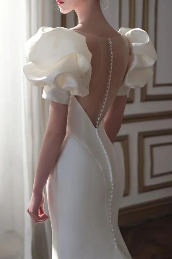 Mode Ivory / Creme Satin Brautkleider / Hochzeitskleider Abendkleider 2021 Meerjungfrau V-Ausschnitt Geschwollenes Kurze Ärmel Rückenfreies Hof-Schleppe Hochzeit