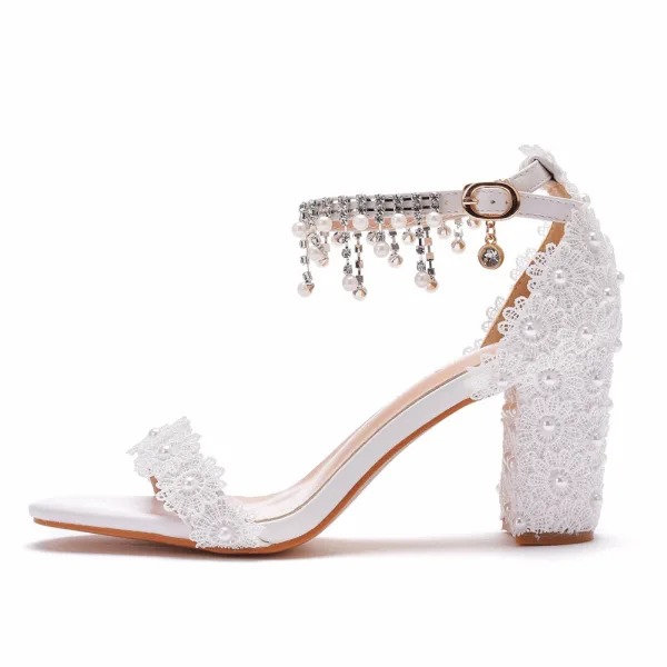Charmant Blanche En Dentelle Fleur Chaussure De Mariée 2021 Perle Faux Diamant Bride Cheville 7 cm Talons Épais Peep Toes / Bout Ouvert Mariage Talons Hauts
