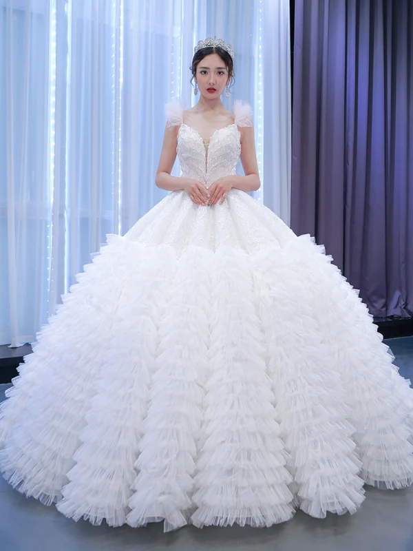 Luxus / Herrlich Weiß Plissee Spitze Blumen Brautkleider / Hochzeitskleider 2021 Ballkleid Eckiger Ausschnitt Perlenstickerei Pailletten Ärmellos Rückenfreies Kapelle-Schleppe Hochzeit