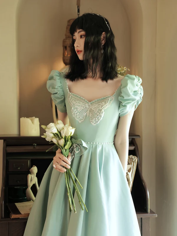 2021 homecoming dresses Green Homecoming Dress 2021 A Line V Neck Satin Short / Mini Sleeveless Cocktail Dress Simple 16 / Red main image 0