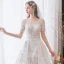 Charmant Ivory / Creme Gespaltete Front Brautkleider / Hochzeitskleider 2021 A Linie Rundhalsausschnitt Perlenstickerei Spitze Blumen Stoffgürtel Kurze Ärmel Rückenfreies Hochzeit Königliche Schleppe