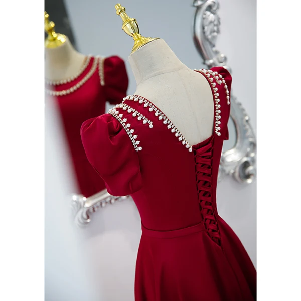 Elegant Burgundy Satin Prom Dresses 2021 A-Line / Princess Scoop Neck Pearl Rhinestone Puffy Short Sleeve Sash Backless Floor-Length / Long Formal Dresses