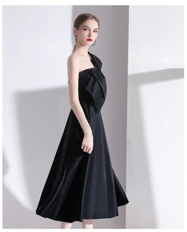 Modern / Fashion Black Homecoming Graduation Dresses 2020 A-Line / Princess Strapless Bow Sleeveless Backless Tea-length Formal Dresses