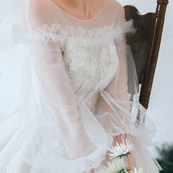 Chic Ivoire Robe De Mariée 2020 Princesse Encolure Dégagée Perle En Dentelle Fleur Manches Longues Tribunal Train