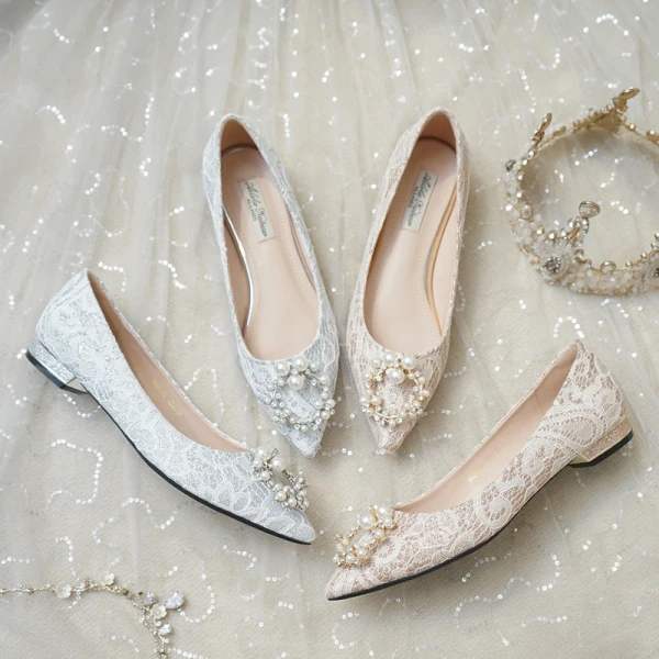 Charming Silver Flat Lace Wedding Shoes 2020 Pearl Rhinestone Pointed Toe