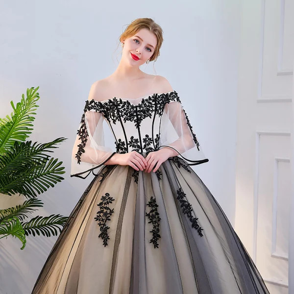 Elegant Black Quinceañera Prom Dresses 2018 Ball Gown Lace Appliques Off-The-Shoulder Backless 1/2 Sleeves Floor-Length / Long Formal Dresses