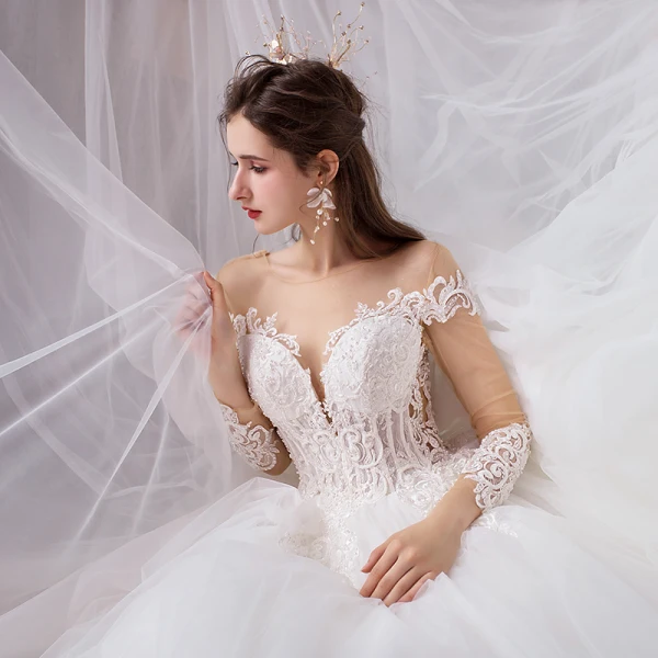 Charmant Ivoire Robe De Mariée 2020 Princesse Encolure Dégagée Perlage Perle Paillettes En Dentelle Fleur Manches Longues Cathedral Train