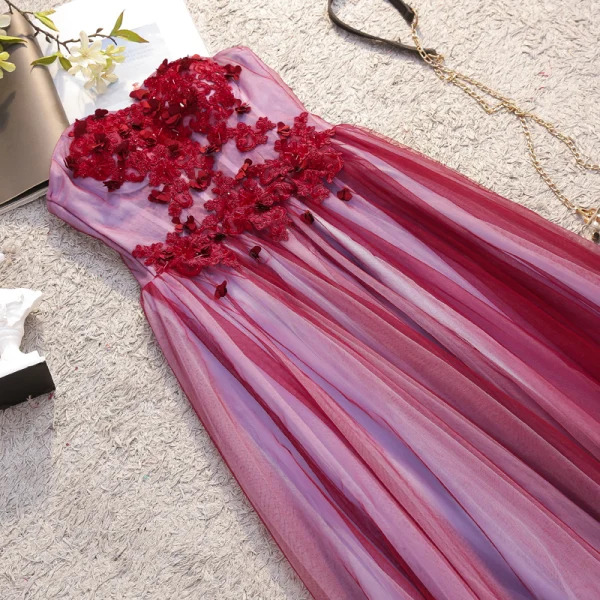 Chic Bordeaux Robe De Soirée 2020 Princesse Bustier Cristal Appliques En Dentelle Fleur Sans Manches Dos Nu Longue Robe De Ceremonie