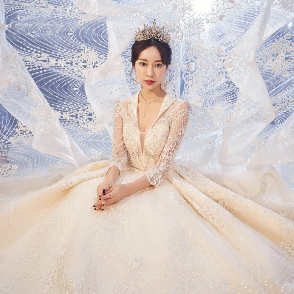 High-end Champagne Wedding Dresses 2020 Ball Gown V-Neck Handmade Beading Glitter Rhinestone Lace Flower 3/4 Sleeve Backless Royal Train