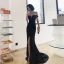 Klassisch Einfarbig Schwarz Abendkleider 2020 Meerjungfrau Off Shoulder Ärmellos Rückenfreies Gespaltete Front Sweep / Pinsel Zug Festliche Kleider