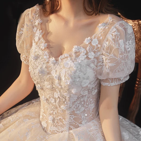 Victorian Style Ivory Lace Flower Wedding Dresses 2021 V-Neck Short Sleeve Backless Royal Train Wedding