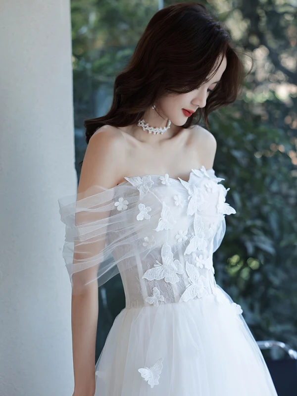 Modest Simple White Lace Flower Beach Wedding Dresses 2021 A-Line Princess Short Sleeve Modest Simple White Lace Flower Beach Wedding Dresses 2021 A-Line Princess Short Sleeve
