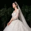 Haut de Gamme Ivoire Robe De Mariée 2020 Robe Boule Encolure Dégagée Perlage Faux Diamant En Dentelle Fleur Manches Longues Dos Nu Royal Train