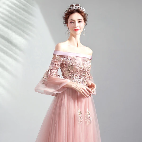 Chic Rose Bonbon Robe De Bal 2020 Princesse De l'épaule Perle Faux Diamant En Dentelle Fleur Manches de cloche Dos Nu Train De Balayage Robe De Ceremonie