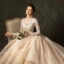 Haut de Gamme Mode Champagne Robe De Mariée 2020 Robe Boule V-Cou En Dentelle Fleur Manches Longues Dos Nu Volants en Cascade Royal Train