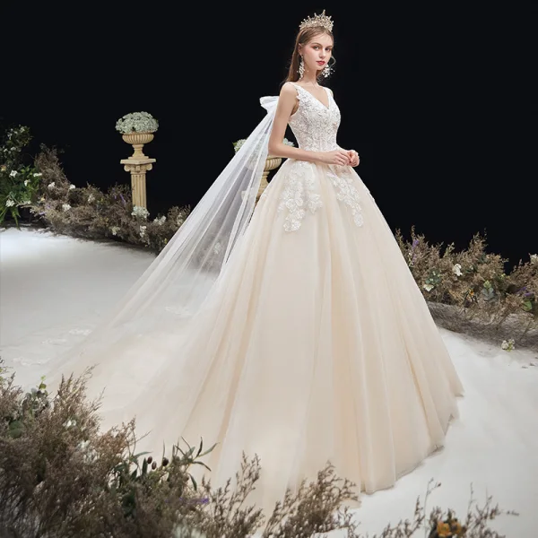 Élégant Ivoire Robe De Mariée 2020 Robe Boule V-Cou Perlage Appliques En Dentelle Fleur Sans Manches Dos Nu Chapel Train