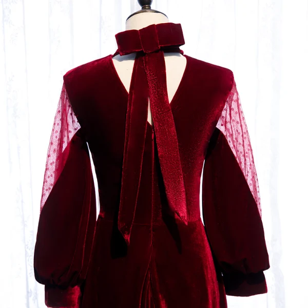 Élégant Bordeaux Robe De Soirée 2020 Princesse Daim Col Haut Manches Longues Dos Nu Noeud Train De Balayage Robe De Ceremonie