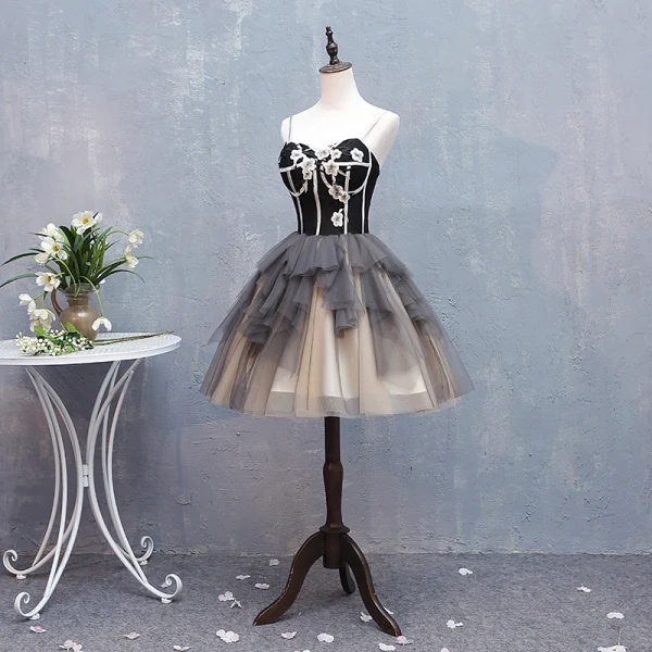 Vintage / Retro Black Grey Cocktail Dresses 2018 Ball Gown Appliques Spaghetti Straps Backless Sleeveless Short Cocktail Party Formal Dresses