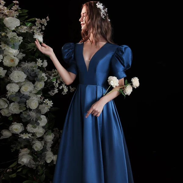 Vintage / Retro Royal Blue Satin Prom Dresses 2021 A-Line / Princess V-Neck Puffy Short Sleeve Backless Floor-Length / Long Prom Formal Dresses