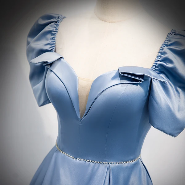 Mode Bleu Ciel Satin Robe De Bal 2021 Princesse Encolure Carrée Gonflée Manches Courtes Dos Nu Perlage Perle Noeud Faux Diamant Ceinture Longue Promo Robe De Ceremonie