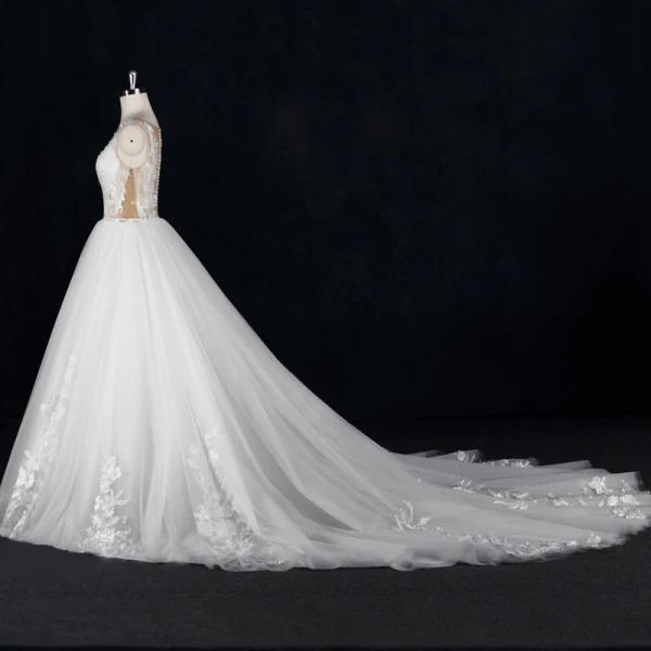 Chic / Beautiful White Ball Gown Wedding Dresses 2017 Scoop Neck Sleeveless Beading Rhinestone Covered Button Appliques Lace Flower Ruffle Tulle Sash Chapel Train