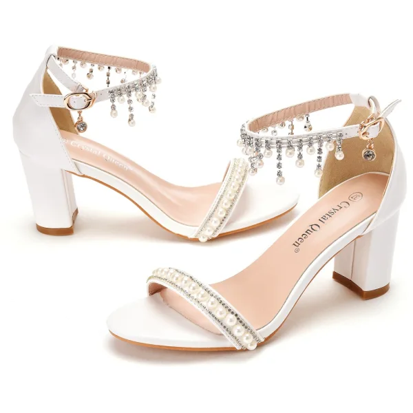 Charmant Weiß Perle Strass Brautschuhe 2021 7 cm Thick Heels Peeptoes Hochzeit Sandaletten Hochhackige