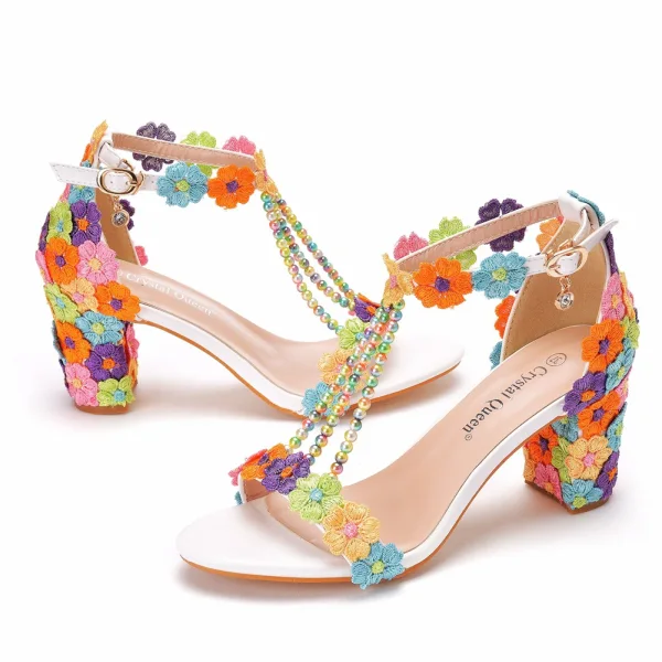 Charmant Blanche Faux Diamant En Dentelle Fleur Chaussure De Mariée 2021 Perle T-Strap 7 cm Talons Épais Peep Toes / Bout Ouvert Mariage Sandales Talons Hauts