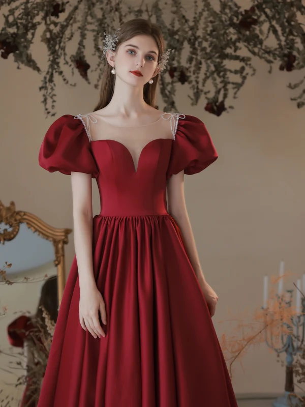 Eleganta Burgundy Satin Balklänningar 2021 Prinsessa Beading Pösigt Urringning Korta ärm Bal Långa Formella Klänningar