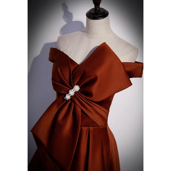 Elegant Coffee Satin Prom Dresses 2022 A-Line / Princess Off-The-Shoulder Bow Short Sleeve Backless Floor-Length / Long Formal Dresses