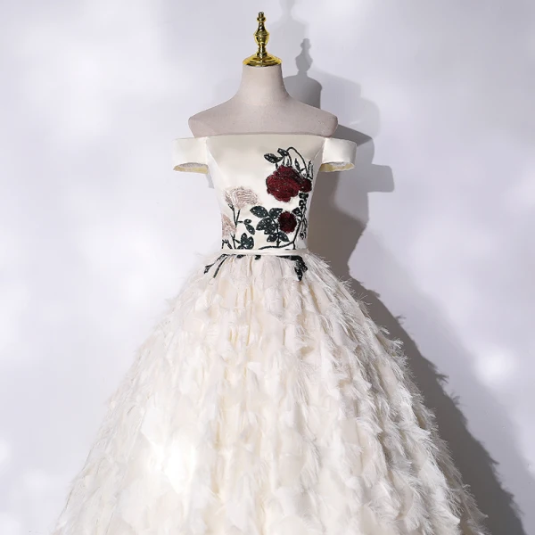 Élégant Champagne En Dentelle Fleur Gland Robe De Bal 2021 Princesse Satin De l'épaule Manches Courtes Dos Nu Longue Robe De Ceremonie