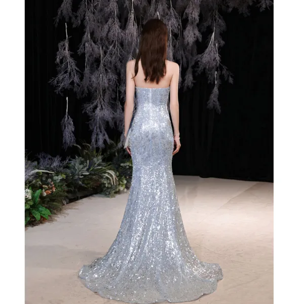 Scintillantes Sexy Bleu Ciel Paillettes Robe De Soirée 2022 Trompette / Sirène Bustier Perlage Faux Diamant Sans Manches Dos Nu Train De Balayage Robe De Ceremonie
