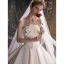 Haut de Gamme Ivoire Satin Robe De Mariée 2022 Robe Boule Bustier Appliques Sans Manches Dos Nu Tribunal Train Mariage