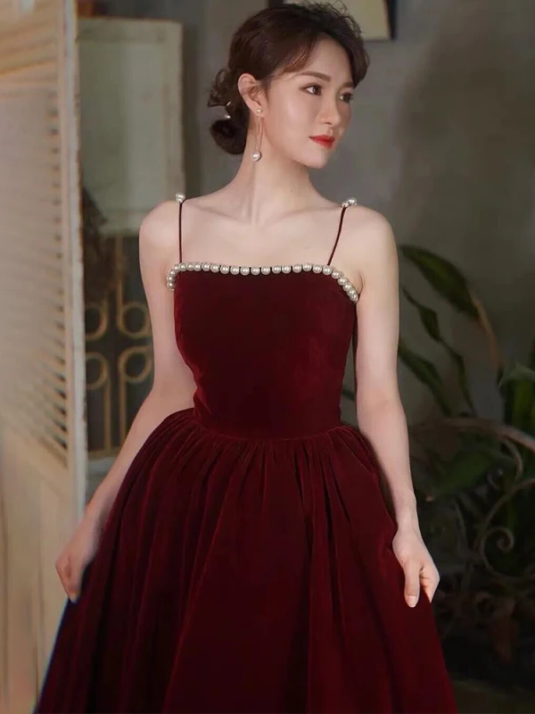 Chic / Beautiful Burgundy Suede Pearl Prom Dresses 2021 A-Line / Princess Spaghetti Straps Sleeveless Tea-length Formal Dresses