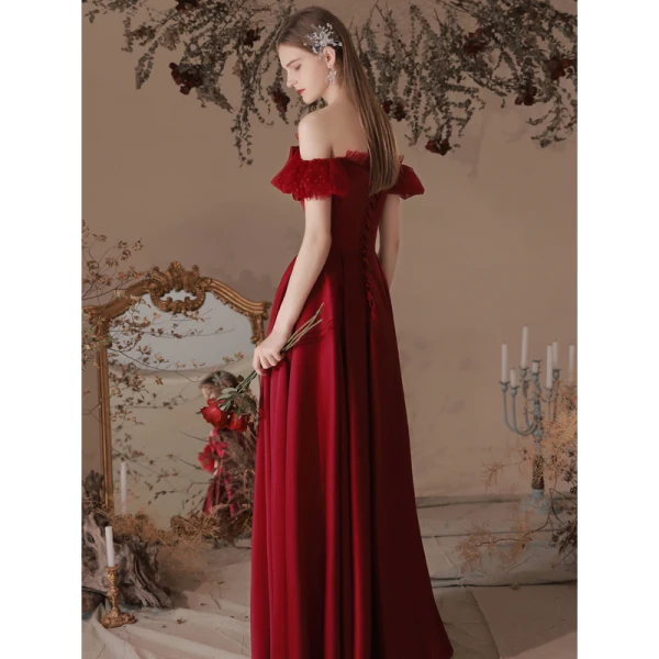 Elegant Burgundy Satin Prom Dresses 2022 A-Line / Princess Off-The-Shoulder Bow Short Sleeve Backless Floor-Length / Long Formal Dresses