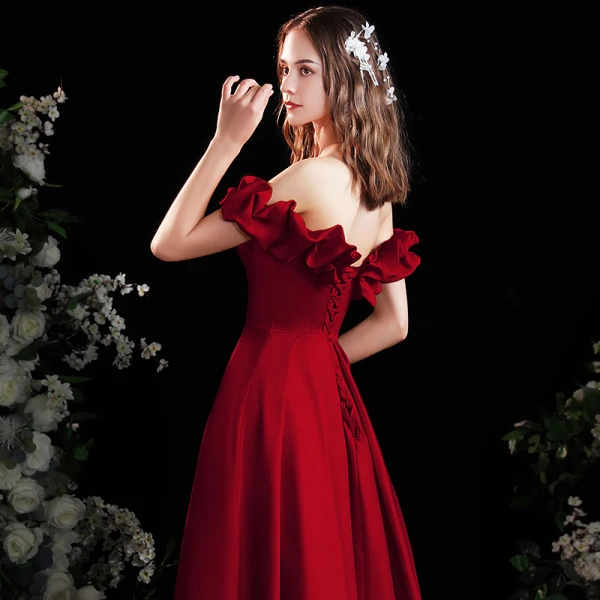 Modest / Simple Burgundy Satin Prom Dresses 2022 A-Line / Princess Off-The-Shoulder Short Sleeve Backless Floor-Length / Long Formal Dresses