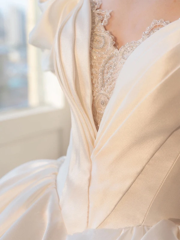 High-end Ivory Satin Wedding Dresses 2019 Ball Gown Off-The-Shoulder Ruffle Beading Lace Flower Short Sleeve Backless Royal Train Wedding
