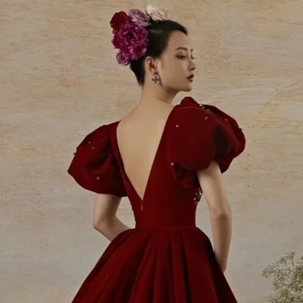 Elegant Burgundy Prom Dresses A-Line / Princess 2021 V-Neck Rhinestone Puffy Short Sleeve Backless Sweep Train Formal Dresses