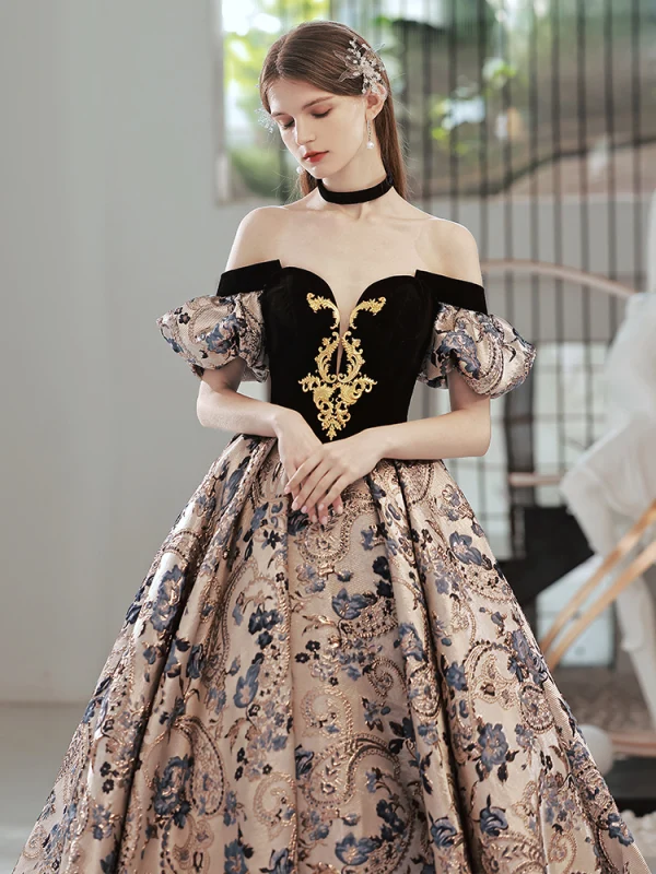 Vintage / Retro Black Printing Prom Dresses 2022 Ball Gown Off-The-Shoulder Short Sleeve Backless Court Train Prom Formal Dresses