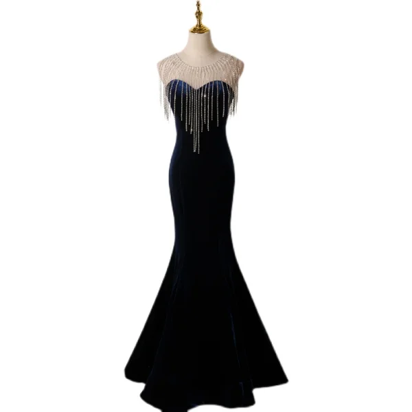 Sexy Bleu Marine Daim Robe De Soirée 2022 Trompette / Sirène Encolure Dégagée Sans Manches Faux Diamant Gland Longue Soirée Robe De Ceremonie