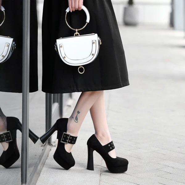 Mode Noire Vêtement de rue Boucle Escarpins 2021 11 cm Talons Épais Imperméables À Bout Pointu Escarpins